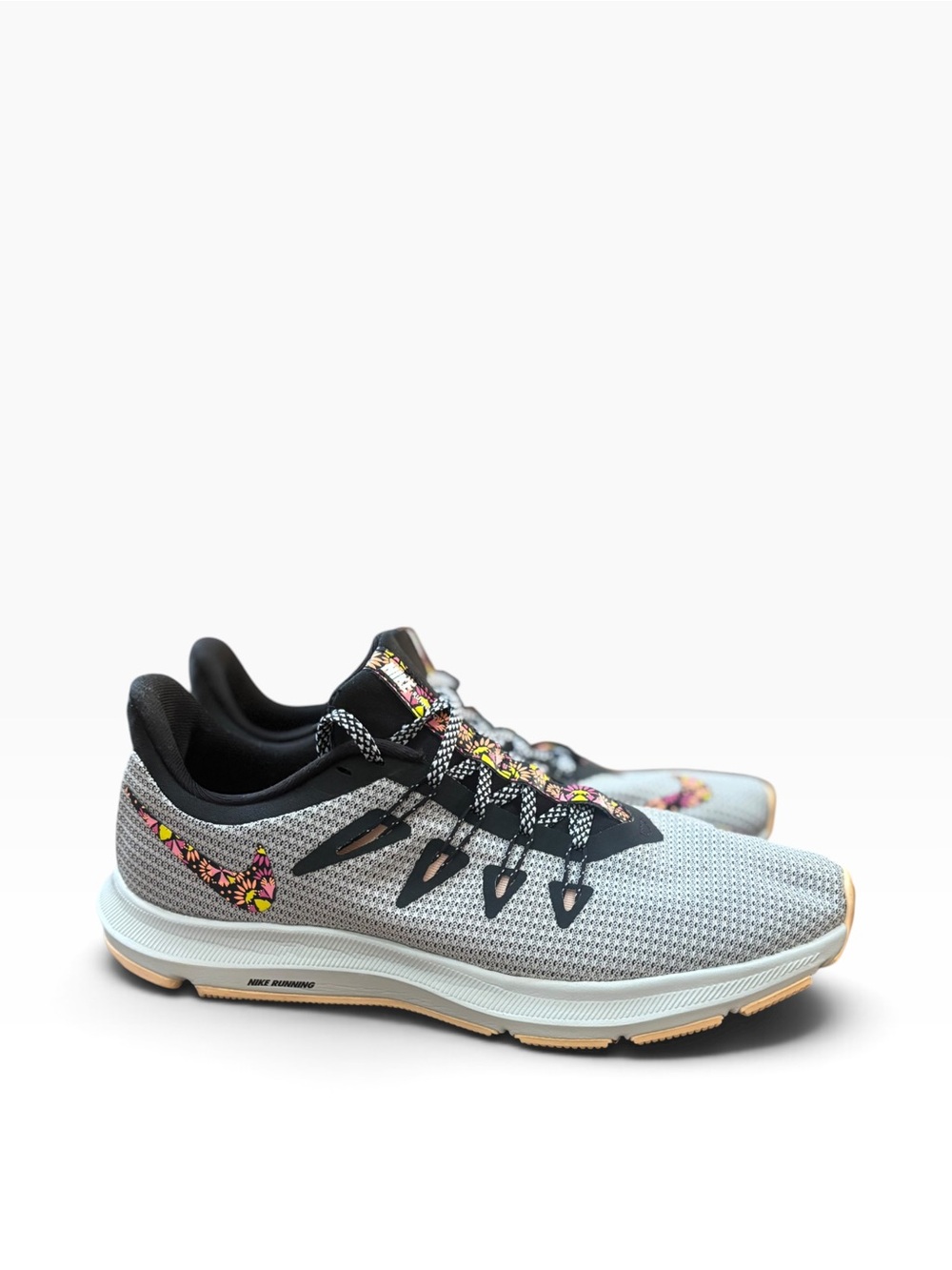 Nike Quest SE Gray Floral Running Shoes BQ9267-100 womens sz 10